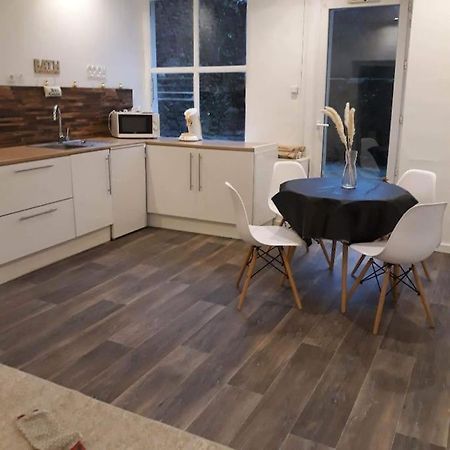 Appartement Agreable Au Centre Wifi Saint-Léonard-de-Noblat エクステリア 写真