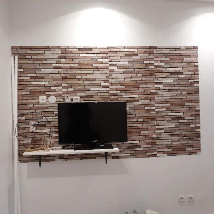 Appartement Agreable Au Centre Wifi Saint-Léonard-de-Noblat エクステリア 写真